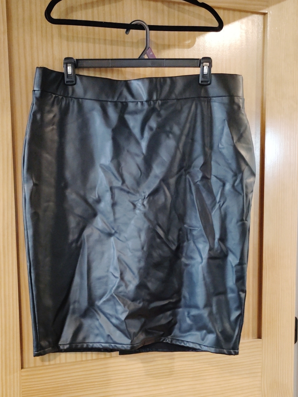 torrid 2X Black Faux Leather Pencil Skirt
